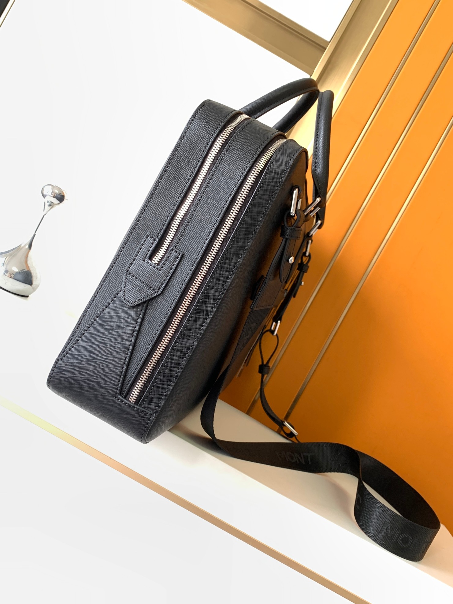Luxury Men's Top-Handle Bags P - Men Accessories Bag recension och pris