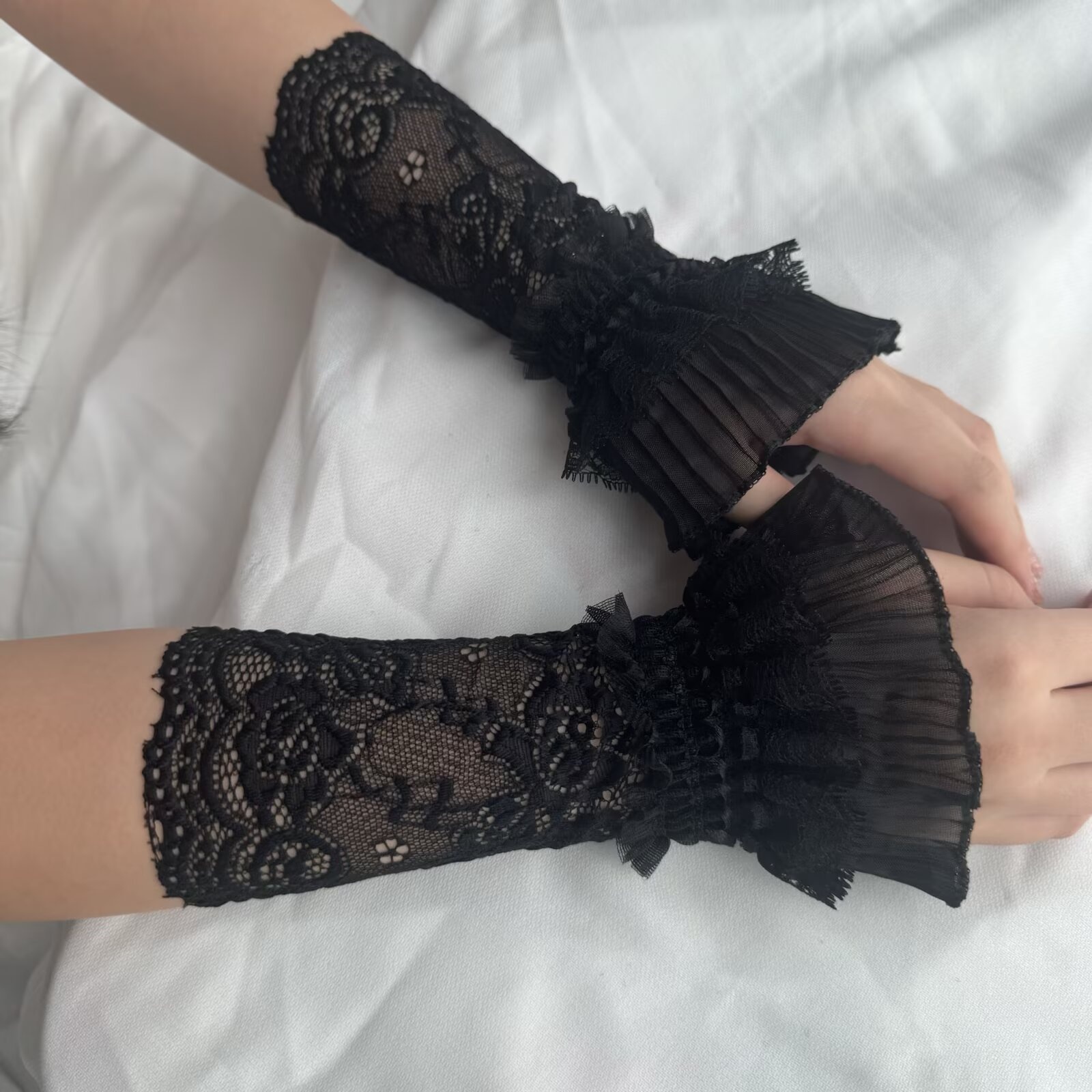 Lace Hollow Wrist Covers Trump - Men Accessories For Wedding recension och pris